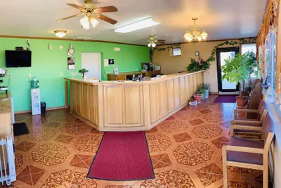 Photo 3 - Thunderbird Inn