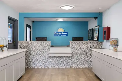 Photo 2 - Days Inn by Wyndham Albuquerque I-25