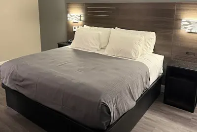 Photo 2 - Lx Hotel, SureStay Collection by Best Western