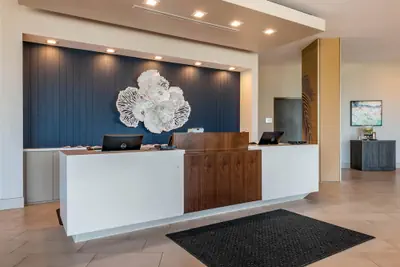 Photo 3 - Cambria Hotel St Petersburg-Madeira Beach Marina