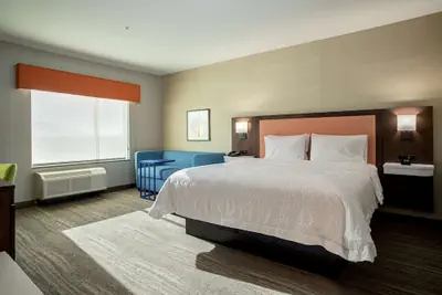 Photo 5 - Hampton Inn & Suites Indio