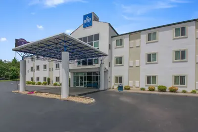 Photo 2 - Americas Best Value Inn - Knoxville East