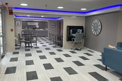 Photo 3 - Econo Lodge Rockford Casino Area