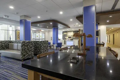 Photo 2 - Holiday Inn Express & Suites Staunton by IHG