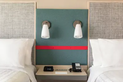 Photo 5 - avid hotel Boston Logan Airport - Revere by IHG