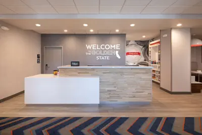 Photo 3 - Hampton Inn Santa Cruz West, CA