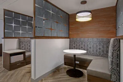 Photo 4 - Hampton Inn Santa Fe South