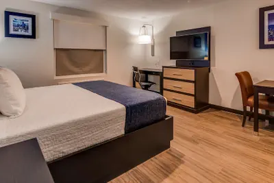 Photo 5 - SureStay Plus Hotel by Best Western Humble