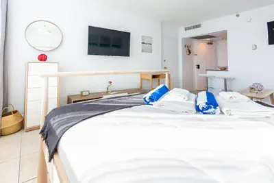 Photo 5 - Girasole Apartments