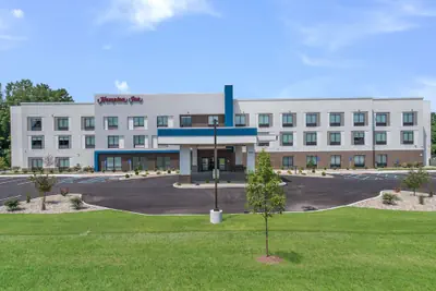Photo 2 - Hampton Inn Niles