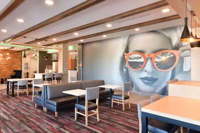 Photo 2 - La Quinta Inn & Ste by Wyndham Wisconsin Dells- Lake Delton