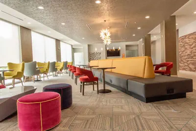 Photo 5 - La Quinta Inn & Suite by Wyndham Lake City