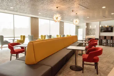 Photo 3 - La Quinta Inn & Suite by Wyndham Lake City