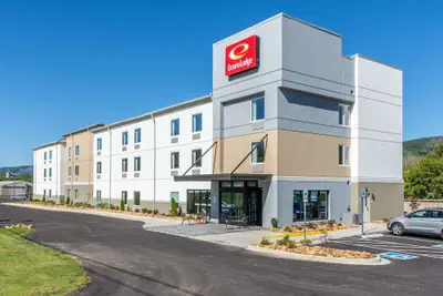 Photo 2 - Econo Lodge Dayton North
