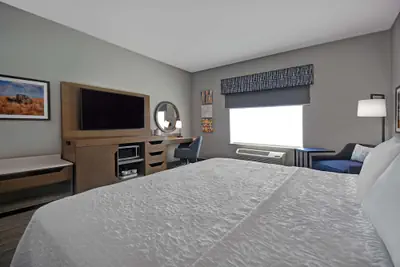 Photo 2 - Hampton Inn Midland South