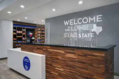 Photo 4 - Hampton Inn Midland South