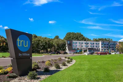 Photo 2 - Tru by Hilton Saint Joseph