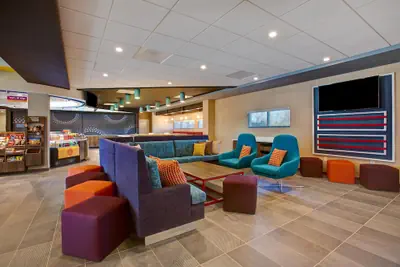 Photo 5 - Tru by Hilton Alcoa Knoxville Airport