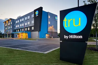 Photo 2 - Tru by Hilton Auburn