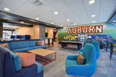 Photo 3 - Tru by Hilton Auburn