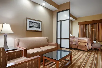 Photo 4 - Best Western Plus KC Speedway Inn & Suites