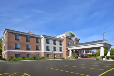 Photo 2 - Holiday Inn Express Hotel & Suites Niles by IHG