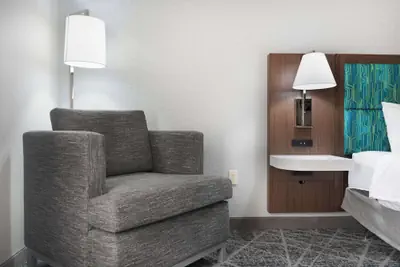 Photo 5 - Hampton Inn & Suites Tulsa/Central