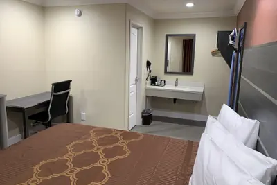 Photo 4 - Pacific Inn Anaheim