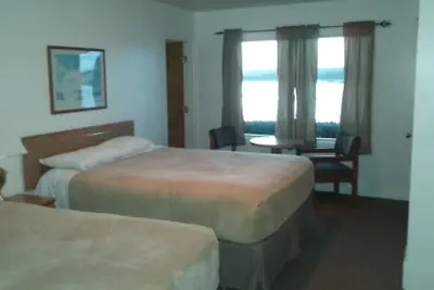 Photo 3 - Bay Bridge Motel
