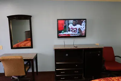 Photo 2 - Budget Inn