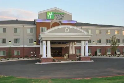 Photo 2 - Holiday Inn Express & Suites Clinton by IHG
