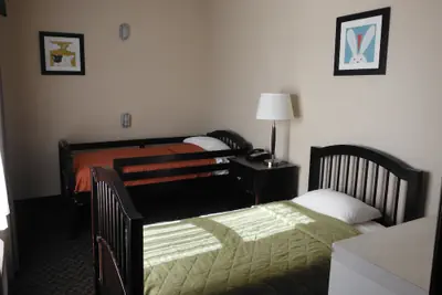 Photo 3 - Holiday Inn Express & Suites Clinton by IHG