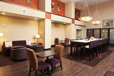 Photo 2 - Hampton Inn & Suites by Hilton Fargo Medical Center