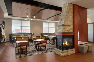 Photo 4 - Hampton Inn Portland Downtown - Waterfront