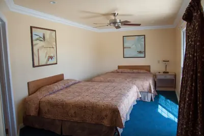 Photo 5 - Bayshore Inn Motel