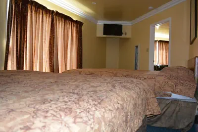 Photo 3 - Bayshore Inn Motel