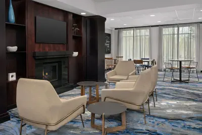 Photo 3 - Fairfield by Marriott Inn & Suites Tacoma Puyallup
