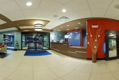 Photo 3 - Holiday Inn Express Hotel & Suites York NE - Market by IHG