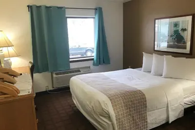 Photo 5 - Valued Stay Sun Prairie