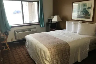 Photo 4 - Valued Stay Sun Prairie