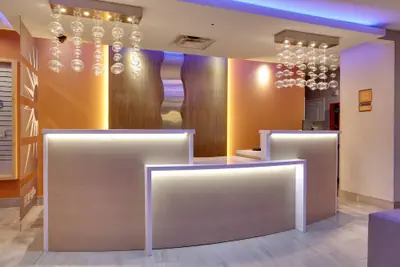Photo 4 - La Quinta Inn & Suites by Wyndham Dallas Love Field