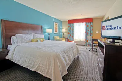 Photo 4 - Hilton Garden Inn Tulsa Midtown