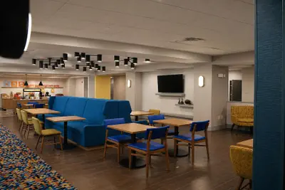 Photo 5 - Hampton Inn Oxford/Conference Center