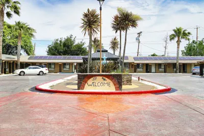 Photo 2 - Americas Best Value Inn Antioch