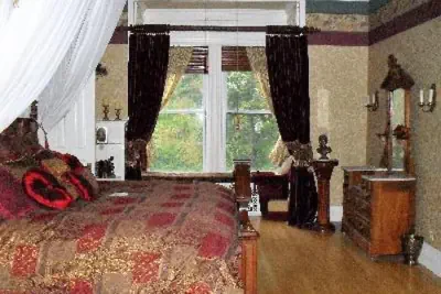 Photo 3 - Alexander Mansion Bed and Breakfast