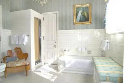 Photo 4 - Alexander Mansion Bed and Breakfast