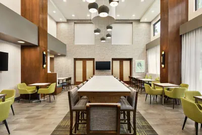 Photo 5 - Hampton Inn & Suites Tacoma/Puyallup