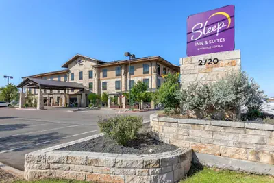 Photo 2 - Sleep Inn & Suites Dripping Springs - Austin Area