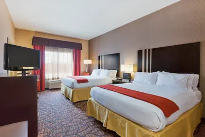 Photo 3 - Holiday Inn Express & Suites Alpine Southeast by IHG