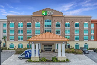 Photo 2 - Holiday Inn Express & Suites Charleston Arpt-Conv Ctr Area